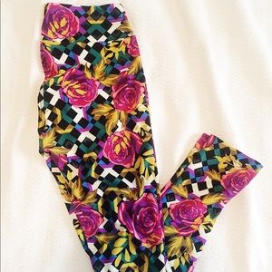 Lularoe Rose Trellis OS leggings